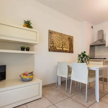 Modern With Pool For Four Guests *