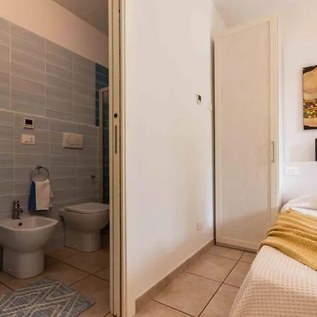 Modern With Pool For Four Guests Appartamento