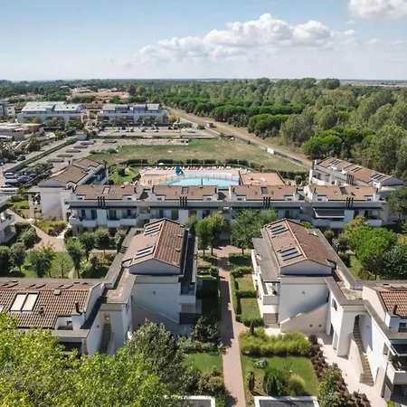 Modern With Pool For Four Guests Bibione