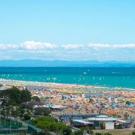 Appartamento Modern With Pool For Four Guests Bibione