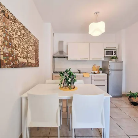 Appartamento Modern With Pool For Four Guests Bibione