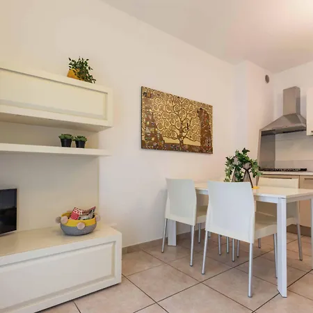 Modern With Pool For Four Guests Bibione