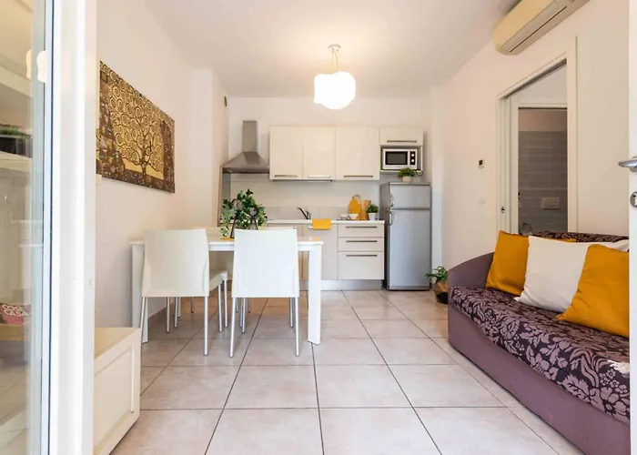 Apartment Modern With Pool And Garden