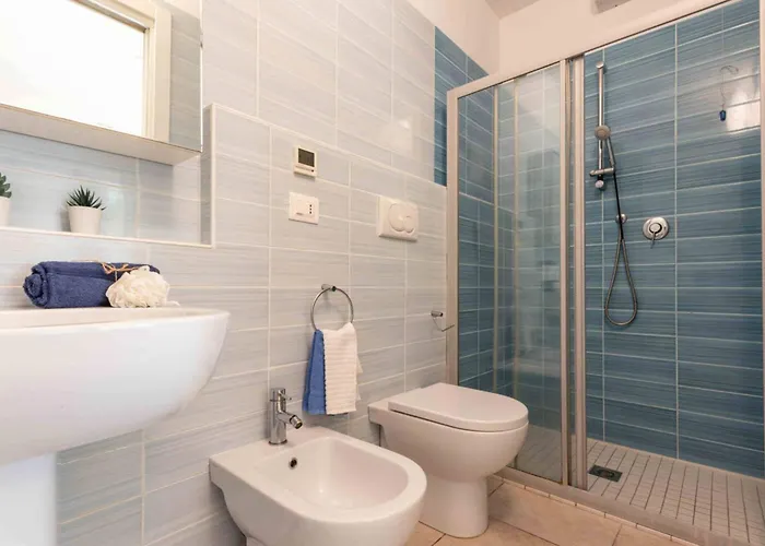 Modern With Pool And Garden شقة