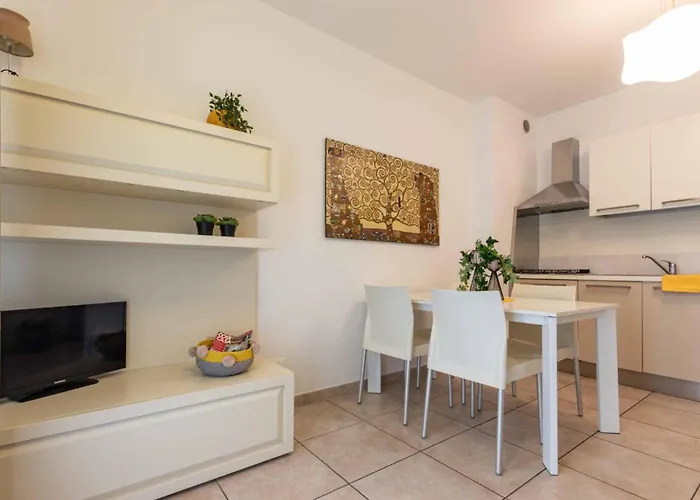 Modern With Pool And Garden *