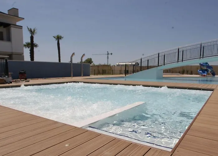 شقة Modern With Pool And Garden